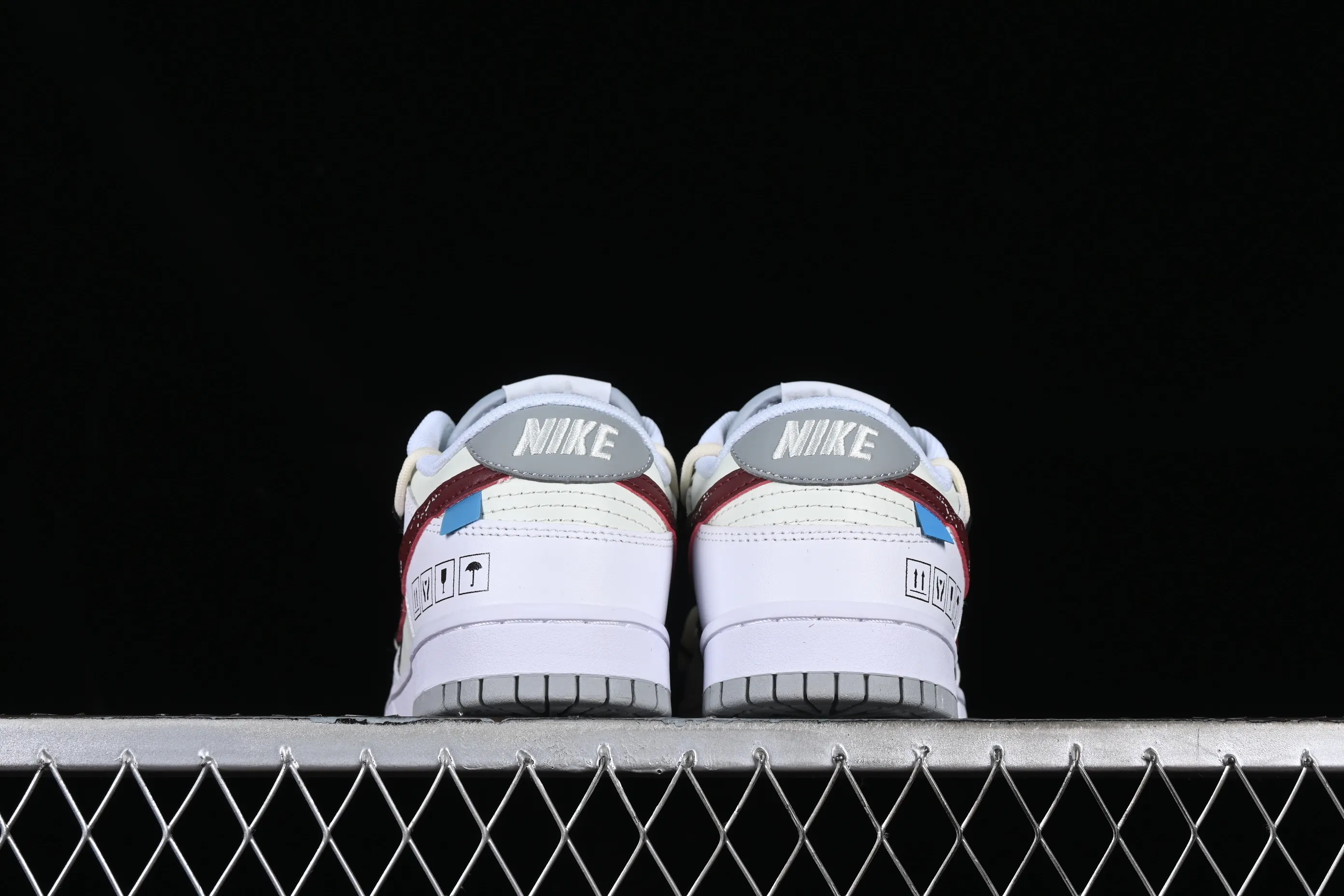 All Categories Nk SB Dunk Series Nk SB Dunk Low Low-top sneakers Nk Dunk Low Travel high-street style SB strappy low-top casual sneakers DH9765-102